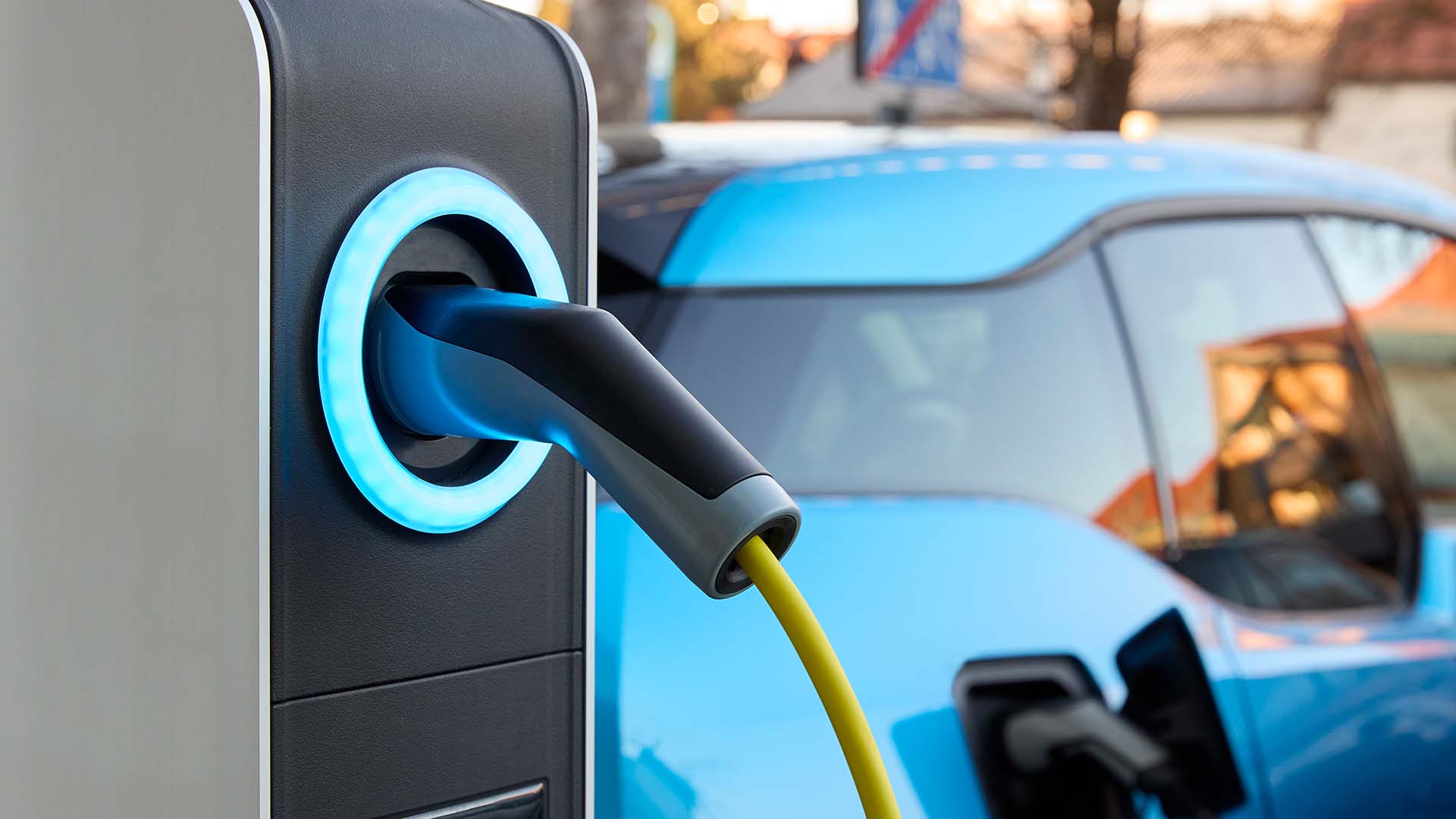 Electric vehicle charging station